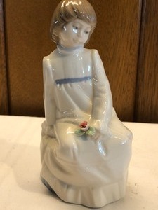 lot 54 image: Three Enrique Nadal Figurines