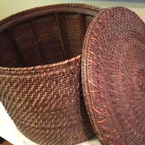 lot 28 image: Large Storage BasketStool