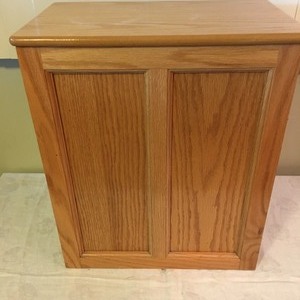 lot 65 image: Wood Clothing Hamper