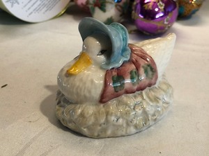 lot 61 image: Easter Grouping