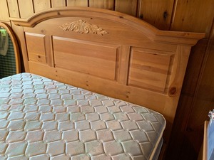lot 252 image: Ornate Queen Size Bed
