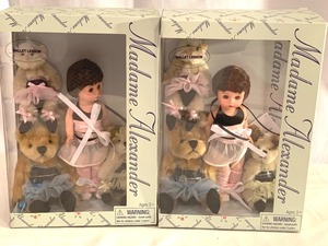 lot 270 image: Two Madame Alexander Dolls Ballet Lesson (NEW)