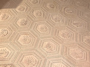lot 269 image: Beautiful Vintage Bed Coverlet