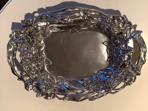 lot 315 image: Arthur Court Tray (NEW)