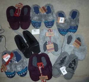 lot of 9 new pair of slippers...