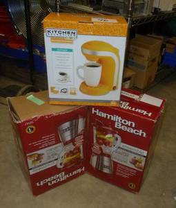 Two Hamilton Beach blenders and a s...