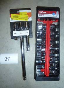 12 sockets and extension bars...