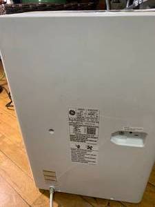 20 pt. per Day Dehumidifier for Damp Rooms up to 500 sq. ft. by GE- slightly used