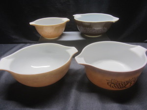 Pyrex Nesting Bowls, Casserole
