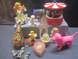Lefton, M&M, Pink