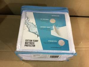 lot 50 image: Waterproof Terry Mattress Protector by Lucid Twin XI Lucid in good condition