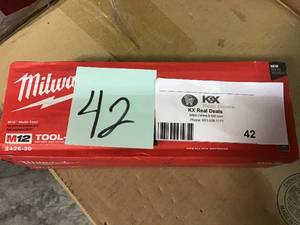 M12 12-Volt Lithium-Ion Cordless Oscillating Multi-Tool (Tool-Only) by Milwaukee&nbsp&nbspin good condition&nbsp