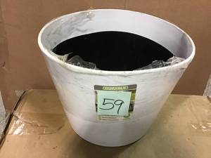 Contemporary 16 in. W x 19.87 in. H Resin Composite Planter&nbsp&nbspin good condition&nbsp