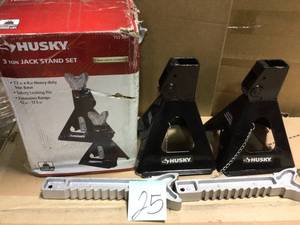 Husky 3-Ton Jack Stand (Pair) in good condition