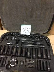 38 in. Drive 100-Position Universal SAE and Metric Mechanics Tool Set (60-Piece) by Husky in good condition