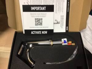 Vigo VG01028CH VG01028CH 7.5 Single Lever Chrome Finish Faucet in good condition