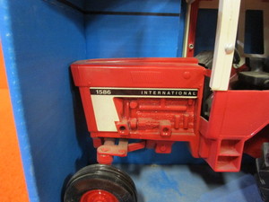 116th International 1586 Tractor