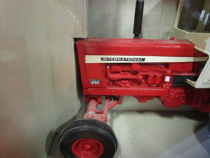 116th International 856 Tractor (Dealer Edition)