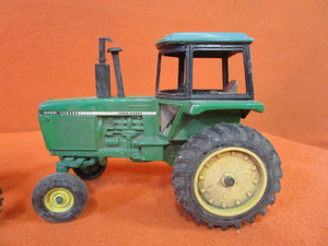 116th John Deer 4450 & 2755 Tractors