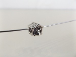 Authentic PANDORA #790592EN27 Doghouse Charm Bead