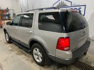 2003 Ford Explorer 4x4 -No Reserve-