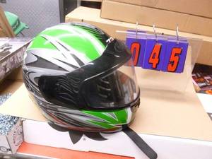 Artic Cat helmet. Size xl. Nice shape with visorshield. As shown.