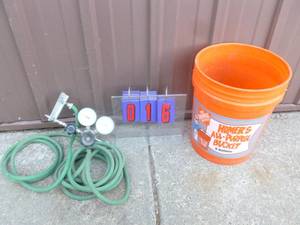 Smith gauge set with hose. As shown.