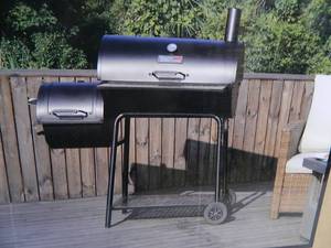 lot 30 image: New Royal Gourmet 30 inch Offset Smoker  BBQ Grill