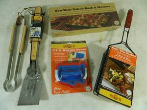 lot 85 image: New BBQ Grill Cooking Accessories
