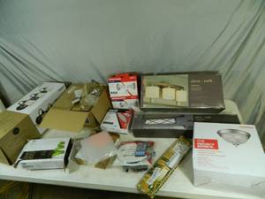 lot 88 image: Assorted Light Fixtures - Store Returns