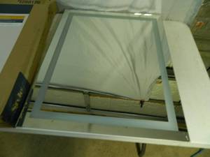 lot 91 image: New LED Lit Mirror with Anti-Fog - Small Crack