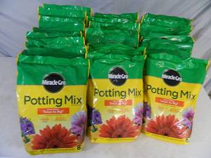 lot 95 image: 20 Bags Miracle Gro Premium Potting Mix 8 Quart Each