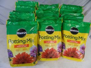 lot 19 image: 19 Bags Miracle Gro Premium Potting Mix 8 Quart Each