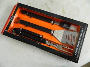 lot 165 image: New 4 Piece BBQ Tool Set