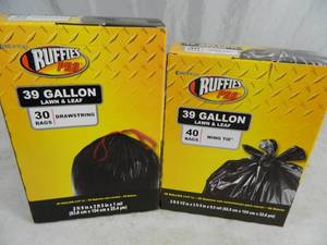 lot 218 image: 70 New 39 Gallon Trash Bags