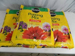 lot 219 image: 5 Large Bags Miracle Gro Potting Mix