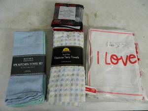 lot 226 image: New Hand Towels, Kitchen Towels, Wash Cloths