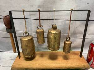 lot 61 image: Himalayan Chime Slash Gong Tranquility Set