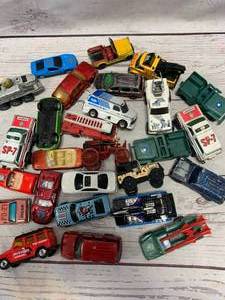 lot 67 image: Lot Of Vintage Toy Cars