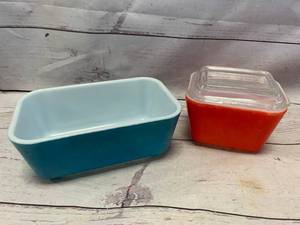 lot 68 image: Pyrex Vintage Fridgies