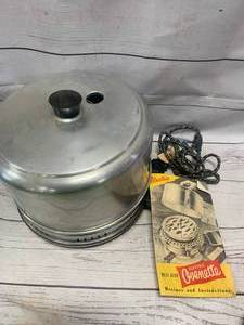 lot 71 image: West Bend Ovenette Electric