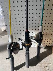 lot 105 image: Lot of 3 Fishing Rods & Fish Cleaning Board
