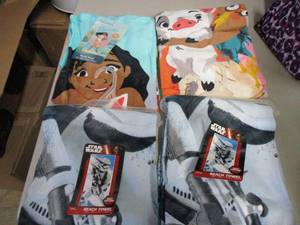2 Moana Beach Towels and 2 Star War...