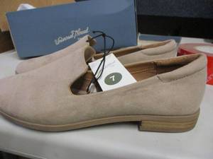 Universal Thread size 7 Shoes...