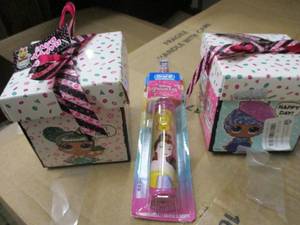 2 LOL Surprise and Princess Toothbr...