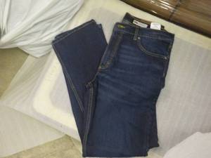 Wrangler Jeans 32 x 32 new...