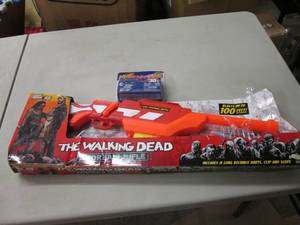 The Walking Dead Gun and Nerf Bulle...
