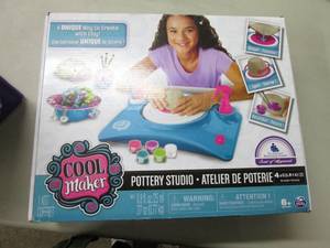 Cool Maker Pottery Studio...