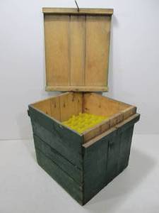 lot 81 image: Primitive Antique Painted Wood Egg Crate