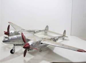 lot 121 image: Large Vintage Balsa Wood Twin Engine Airplane Model